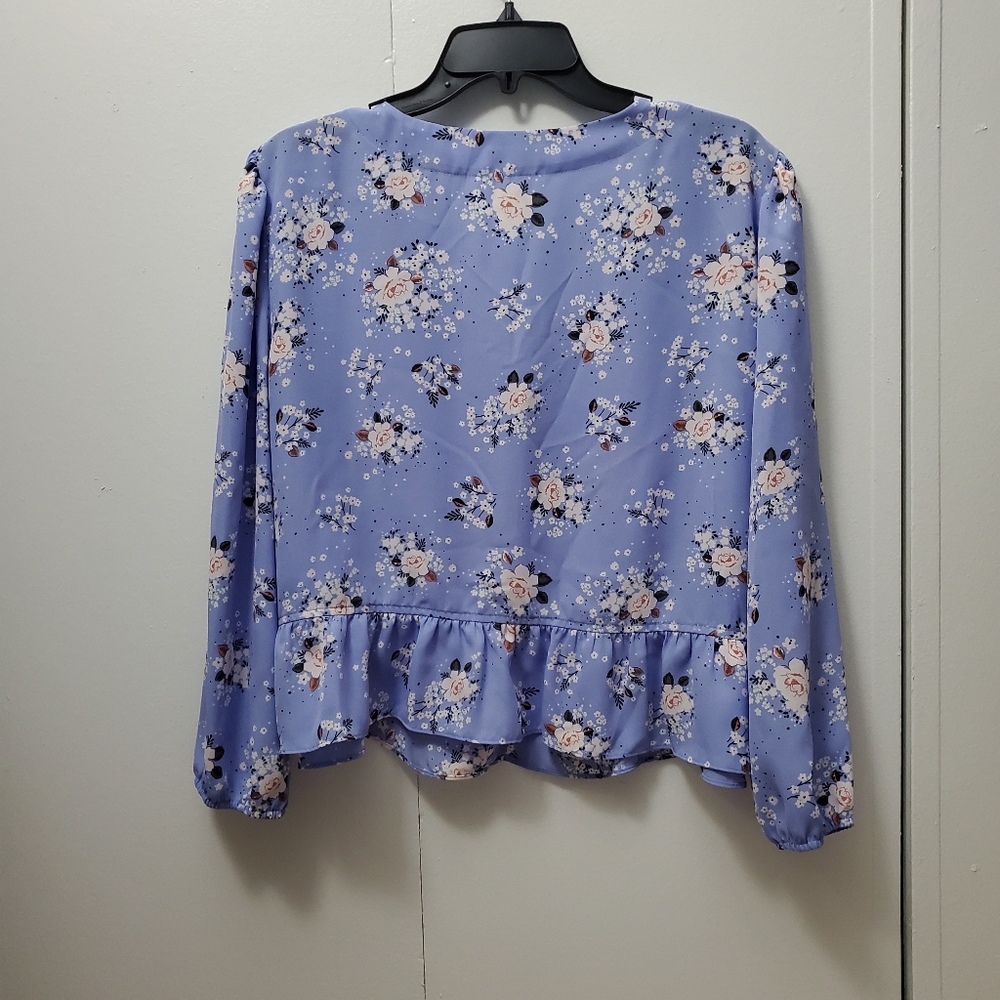 Candie's XL lavender floral blouse